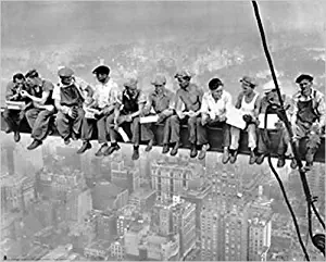 New York Lunch atop a Skyscraper Photograph Taken in 1932 by Charles C. Ebbets Print Poster (20 x 16)